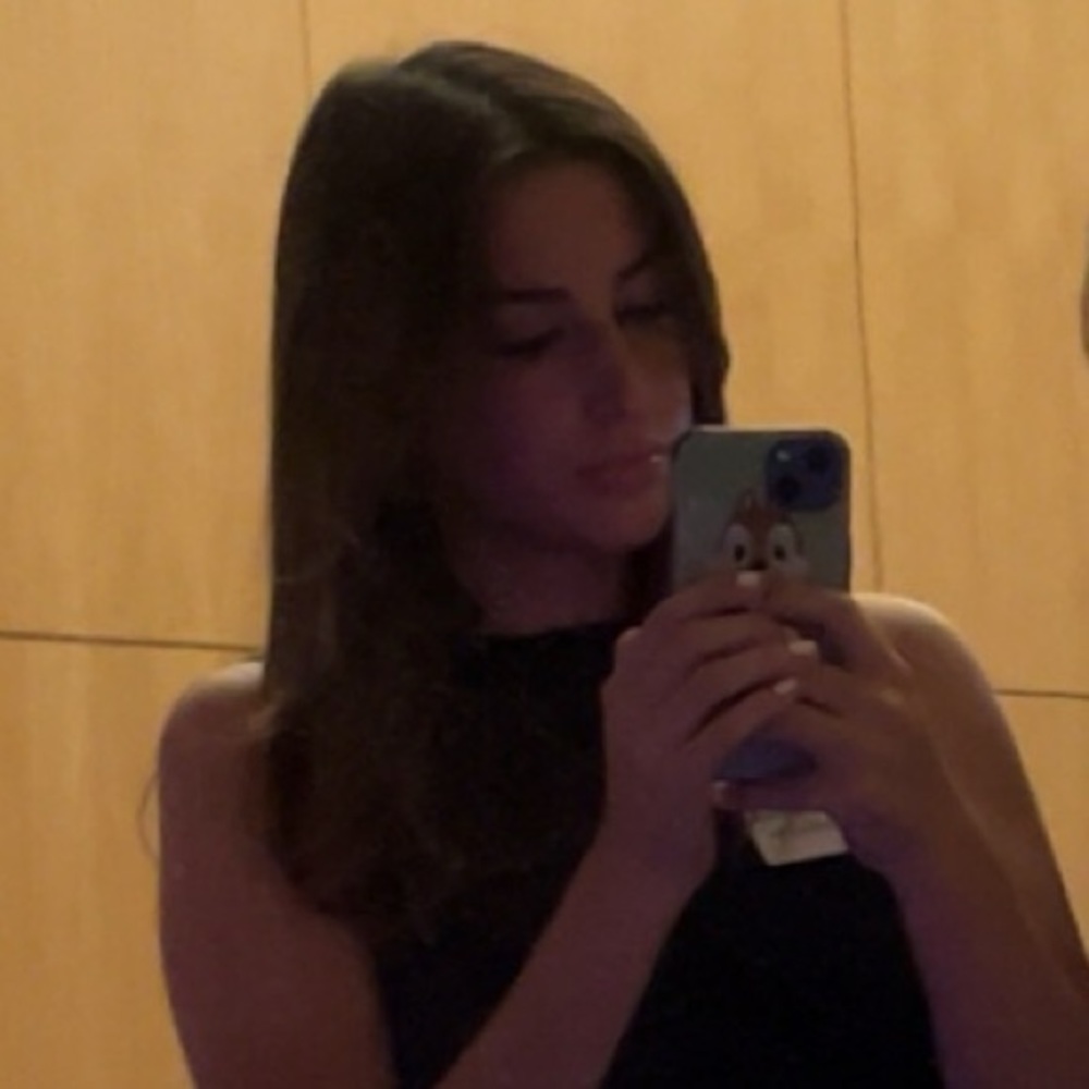 Meet your Posher, Emily